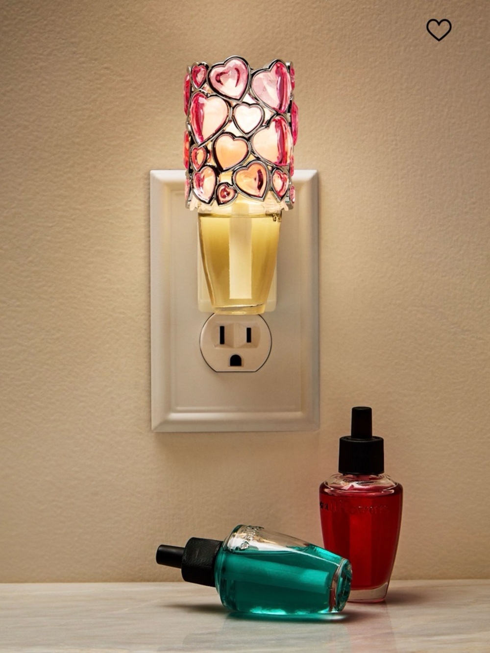 Bath & Body Works Pink Hearts
Nightlight Wallflowers Fragrance Plug